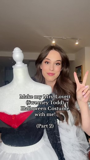Part 2 of making my Mrs. Lovett (Sweeney Todd) Halloween costume!🥧 #broadway #musicaltheatre #theatrekid #sweeneytodd #halloween #halloweenlook
