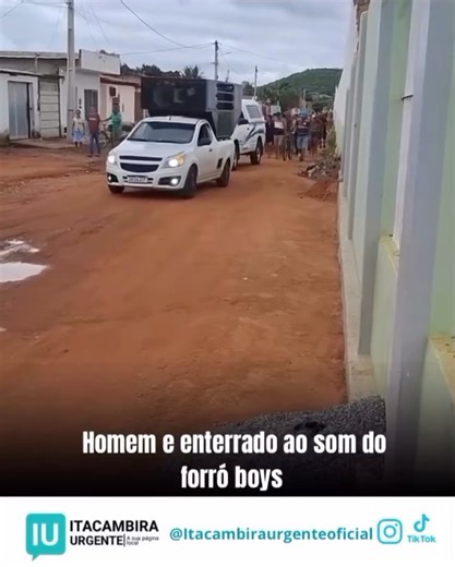 Itacambira Urgente oficial on Instagram: "HOMEM É ENTERRADO AO SOM DE FORRÓ BOYS NO INTERIOR DO MARANHÃO Um enterro inusitado no interior do Maranhão viralizou nas redes sociais. O cortejo fúnebre foi acompanhado por músicas da banda Forró Boys, conhecida pelo forró eletrônico e sucessos como “Baladeiro”. Imagens mostram familiares e amigos caminhando com o caixão enquanto a música tocava alto. O momento foi descrito como uma homenagem ao gosto musical do falecido. O vídeo viralizou rapidamente,