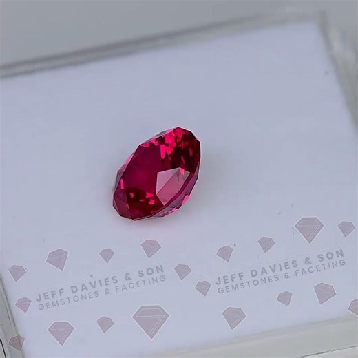 4.43ct Lab hot Red Ruby - pulled Czochralski
