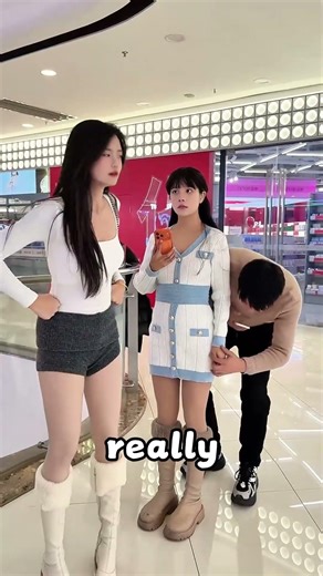 Everyone else is paired up, and I'm flying solo？