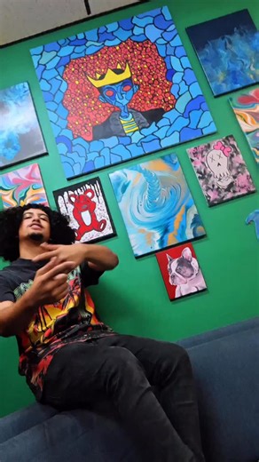 Flo🎈🇩🇴🇲🇽 on Instagram: "YALL READY FOR THE ALBUM THATS COMING 2026‼️👀 LMK IN THE COMMENTS WHATS YALL PLANS FOR 2026‼️❤️‍🔥 YALL SHOW LOVE TO “TRAPPED DIMENSIONS”🫶🏽 🎥: @marrjackk 📍: @uglytshirtco #explorepage #viral #artist #hiphop #music"