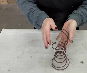 85K views · 1.8K reactions | Rusty Bedspring as Beautiful Home Decor | Gingerchickrehab | Facebook