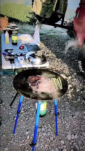🔥🥩 Campfire Steak Feast on the Skottle! 🍄🌱🧅 What’s better than a juicy steak cooked in the