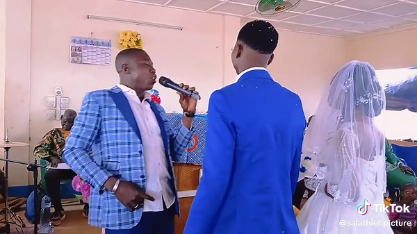 Vidéos de Salathiel Picture (@salathiel.picture) avec son original - Salathiel Picture