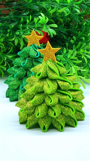 🎄In this video, I’ll show you how to make a Mini Christmas Tree using paper — a simple, affordable, and creative way to decorate your home this holiday season.🎄 #crafting #Christmas #trees #handmade | Craftsome