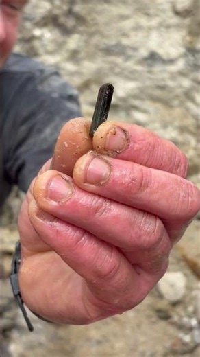 Finding Green Tourmaline #gemmining #gemstones #goldprospecting