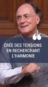 💬 "Créer des tensions en recherchant l'harmonie" Thomas d'Ansembourg Les baskets qui traînent, les BD éparpillées, le tutu sur la rampe d’escalier… et c’est plus fort que nous, nous voulons que tout soit rangé ! Alors, nous répétons, nous râlons, nous menaçons… mais rien ne change. Pire, les tensions montent 💥 💡 Et si nous prenions un instant pour écouter ce qui se joue en nous ? En creusant, nous réalisons que derrière notre besoin d’ordre, il y a peut-être un besoin d’harmonie. Et derrière