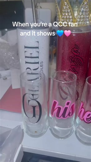 Shouting out one of our VIP customers @glarielcandles! Your support means the world to Queen Cole Customs, and we’re so grateful for you. Seeing our custom pieces makes all the hard work worth it! Tag a small business you love in the comments and show them some appreciation today! ⬇️💙✨ #QueenColeCustoms #VIPCustomerLove #SmallBizSupport