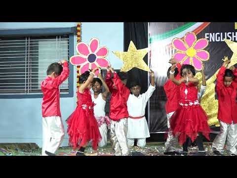 Lkg class students performance.. Phoolon ka taro ka sabka kehna hai.. Brother sister theam...