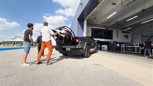 Feels like a perfect, electrifying combo! Taking your Jetson ONE for a weekend road trip with Tesla Cybertruck and heading to the best flying spots in the US. #cybertruck #jetsonone #tesla #electricvehicle #freedom #flying #eVTOL #Adventure #weekendgetaway #flyingcar | Jetson