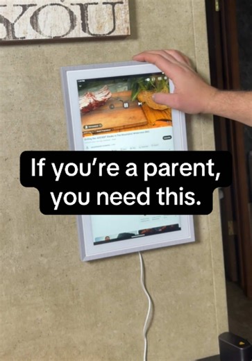 So great for rather you’re planning, doing the chores list, keeping the calendar full, watching cooking tutorials or your favorite show! #kitchenfinds #tech #tablet, #travisfinds #homefinds