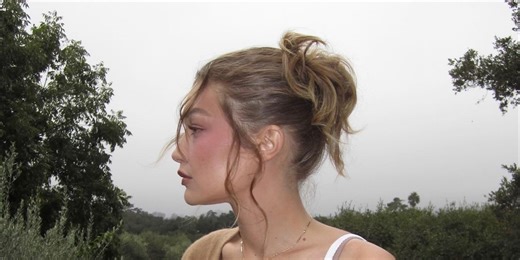 24 Ponytail Ideas for Short Hair That Show the Length's True Range