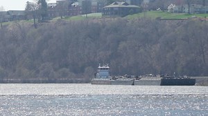 Barge operations to stop as Mississippi rises increasing costs to farmers