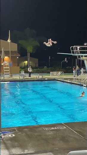 Son Lands Awkwardly in Pool While Attempting Springboard Dive - 1512362