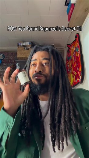 You know it’s tea when you see these two fingers touchin