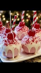 🎄 Christmas Cherry Balls 🍒 These sweet little bites combine the flavors of cherry and cream cheese for a festive treat that's perfect for your holiday gatherings! 🎉 🥘 Ingredients: • 1 (15.25-ounce) box vanilla cake mix • 1 (8-ounce) package cream cheese, softened to room temperature • 1/2 cup unsalted butter, softened to room temperature .... 👇 Full Recipe in Comment 💬 | Easy Recipes Box