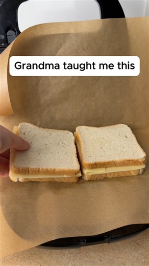 Keep your toaster clean This original video was produced by Network Media, LLC and Zore & Tomek | Home Hacks & Easy Snacks