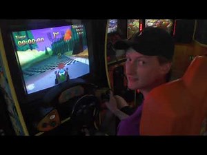 Playing a Nicktoons Racing Arcade Machine from 2003 - Skogey