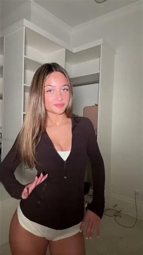 Ava’s circle is small but the aura is huge. ‪@avaowensofficial‬ #avaowens #avaowensfan #fanchannel