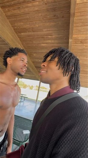 Yvng Homie And His Friends Handshake @yvnghomiesnapchat 😄