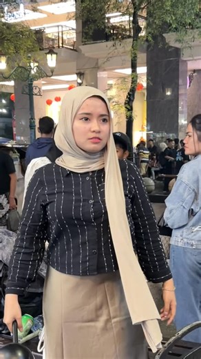 MUHAMAD JOHANDI on Instagram: "Hammer prank making angry"