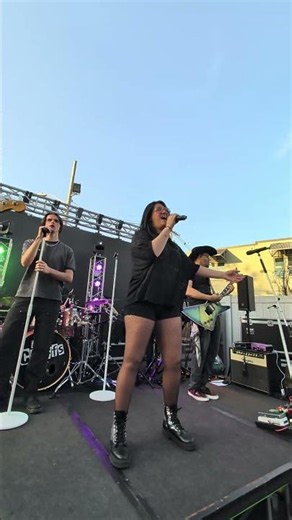 Entertainment Club Of NJ : Cliffs / Young Hearts Run Free 3 @ Red Rock Tap And Grill 6/4/26
