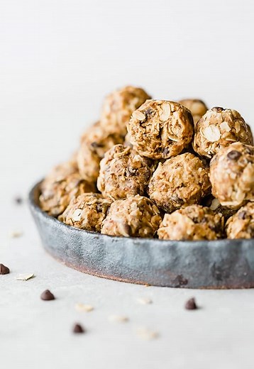 No-Bake Energy Bites (63 calories!)