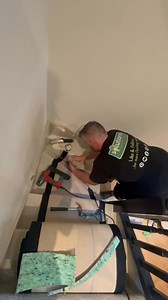 🙌🏻 The perfect Stair runner ✅Yes or No to a stair runner ?#flooring #howto #carpet #tips #tricks #teirnanmccorkell #manchester #flooringinstaller #fyp #fup | Solutions Made Easy