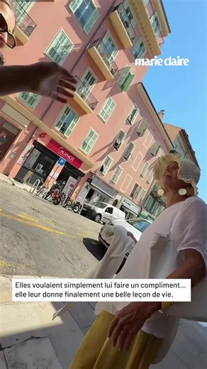 Une rencontre comme un rappel : il n’y a pas d’âge pour apprendre les unes des autres. Dans cette vidéo, @juliettebossu partage un moment aussi spontané que précieux avec deux femmes qui lui transmettent, à leur manière, bien plus qu’un simple compliment. Parce que les générations de femmes ont encore tant à se dire, à partager et à transmettre. #generation #conseil #transmettre #nice #femme