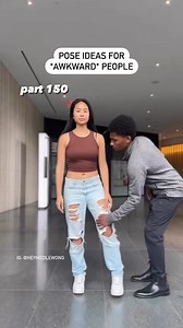 Get 250 pose ideas: https://nicolewongcoaching.com/pose_perfection Pose idea for awkward people #posingtips #posingforthecamera #posingideas #instagramphotos | Heynicolewong