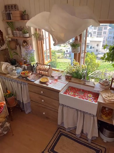 Nếu ồn áo mệt mỏi quá, mình chọn yên bình thôi | Chúng Ta Đáng Yêu Như Thế
