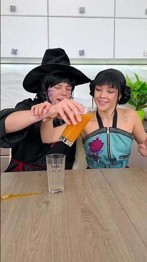 How to Pour Juice Without Spilling 😭🍹