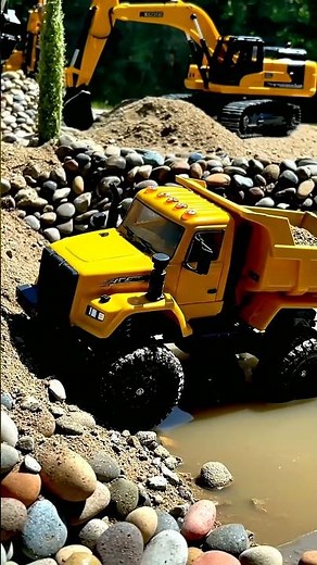 RC Construction Chaos! 🚧 Epic Dump Truck & Excavator Action in the Sand Pit