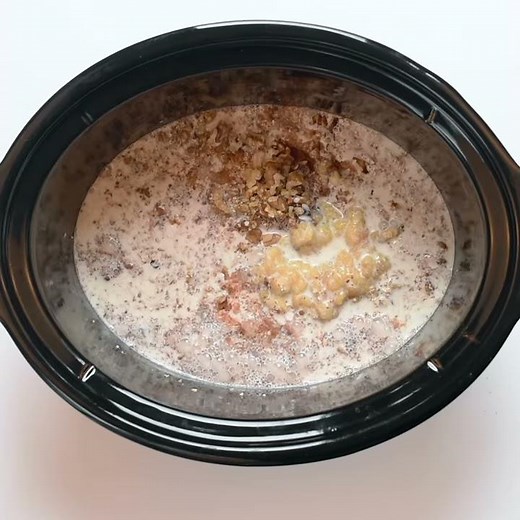 Slow Cooker Banana Nut Oatmeal