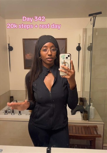Day 342 low impact cardio is reall the key, it’s so chill to do long walks we have our dog who’s a herding breed and needs it anyway!! So it’s really a win-win #consistency#fitness#10ksteps#weightloss#fyppppppppppppppppppppppp