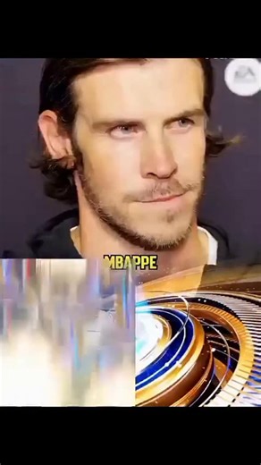 ‎محمد‎ on Instagram‎: "#فيلم "وحيد في المنزل" (Home Alone) الذي صدر عام 1990 ليس مجرد كوميديا عائلية، بل هو عمل يجسد شجاعة ودقة مشاعر طفل تُرك وحيدًا. خلف الزينة المبهجة للميلاد والموسيقى المفرحة، تتسرب مشاعر الوحدة ولحظات النمو التي يشعر بها "كيفن". في البداية، تبدو فكرة بقائه وحيدًا في المنزل كإحساس بالحرية والإثارة، لكن مع مرور الوقت، تقترب المشاعر الهادئة التي يواجهها "كيفن" في كل أرجاء البيت الصامت أكثر فأكثر. مائدة الطعام الفريدة، الليالي الهادئة، صوت الأغاني الميلادية البعيدة… هذه اللحظات