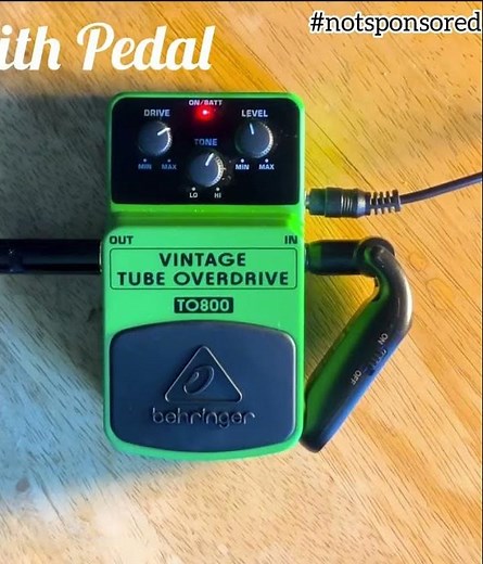 Behringer Vintage Tube Overdrive TO800 Demo