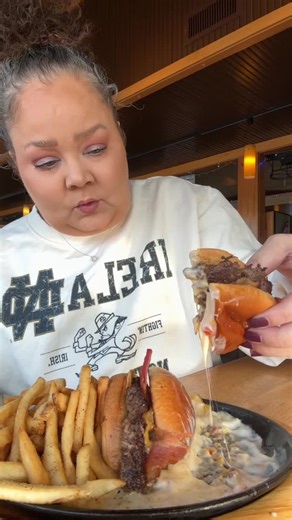 Hey, Ash on Instagram: "Pool. Of. Cheese.🧀 say less @applebees"