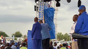 "Ba tsaa melemo bae baa mo store room, ba bo ba kwala gore melemo e hedile, ba bo ba kwala GPO gore goye go rekwa melemo yone ee, ga go sena go dirwa yaalo ba bo ba potaka kaha ba ntsha dibox ba di pega mo loring..madi ale ba bo ba aja le masika a bone le ditsala tsa bone"-said President Duma Boko, speaking in Tsabong at the UDC rally. | Botswana Guardian