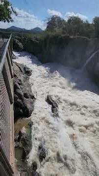 湄公河里皮瀑布最高点的壮观瀑布 The powerful waterfall at Liphi waterfall Mekong River Laos #laos #viral #travel