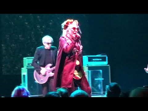 BLONDIE - Telephone (Live) - Toronto 2017
