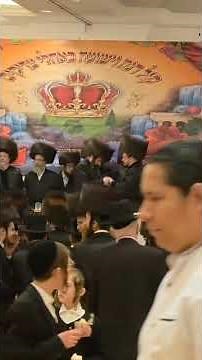 Rebbes Dancing At the Skver BP Wedding