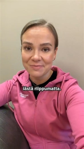 Liikkumisen ilo kuuluu jokaiselle! 💙Siksi olemme suunnitelleet palvelupaketin, joka tukee ikäihmisten kehoa ja mieltä. Hyvinvointia tukeva palvelupaketti sisältää fysioterapeutin ohjaaman yksilöllisen kehonhuollon (45 min), hierontakäynnin (45 min) ja henkilökohtaisen harjoitusohjelman kotiin. Kaikki tämä maksaa 115 €. Lahjoita itsellesi tai läheisellesi hyvää oloa! 💪 👉 Ota yhteyttä lähimpään terapiapalveluiden toimipisteeseen ja varaa aikasi. Löydät yhteystiedot verkkosivuiltamme. | Attendo 