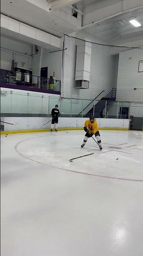 Quick touch warm-up hockey drill. Easy set up #hockeytraining #hockeydrills #hockeycoaching