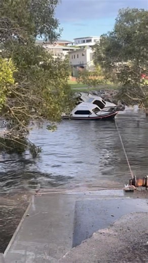 This Cruise Craft is no longer stranded on the beach. #trojanmarineservices #workboat #boats #boatlife #moretonbay #towingservice #boatinglife #towinglife #boat #towboat #towing #boatsalvage #salvagesundays #towing #towlife | Trojan Marine Services