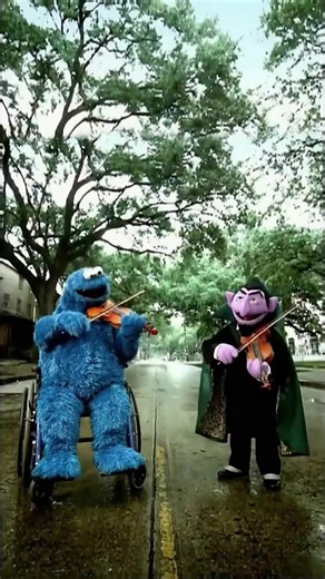 Muppets and sesame Street perform back that azz up by juvenile #sesamestreet #misspiggy #elmo #cookiemonster #ernie
