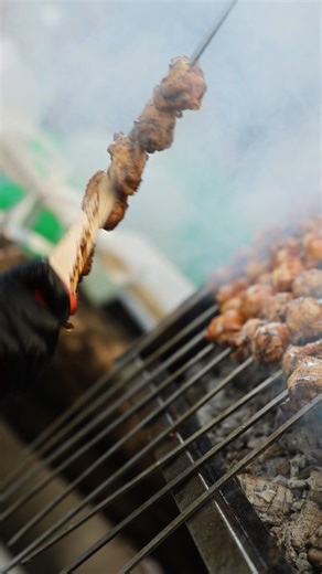 Şahane Kanat Edirne on Instagram: "Şahane Kanat Edirne'nin ateşi hiç sönmüyor! 🔥 O lezzetli kanatlar nar gibi kızarana kadar pişiyor. 📞 İletişim: 0 533 459 22 69 📍 Konum: Ekol Hastanesi Yanı, Edirne/Merkez #ŞahaneKanatEdirne #SınırsızLezzet #KanatZiyafeti #EdirneYemek #EdirneRestoran #Fırsat #NeYesek #LezzetŞöleni"