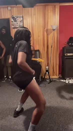 Vidéos de Oxygene dialo (@oxygendialo) avec son original - Oxygene dialo