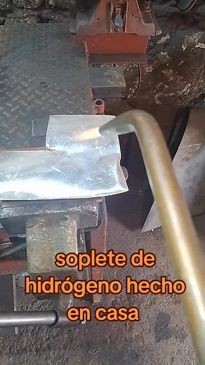 Cómo hacer un soplete de hidrógeno casero