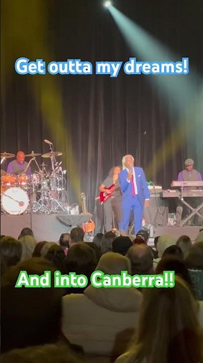 Billy Ocean performs “Get outta my dreams and into my car” in Canberra!!